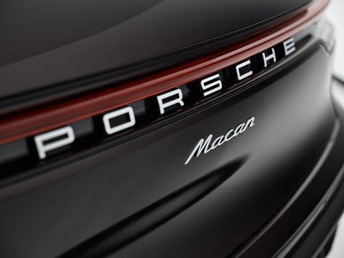 New 2026 Porsche Macan image 13