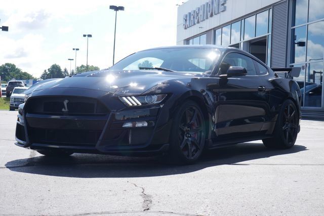 Used 2022 Ford Mustang Shelby GT500 w/ Carbon Fiber Track Pack RWD image 8