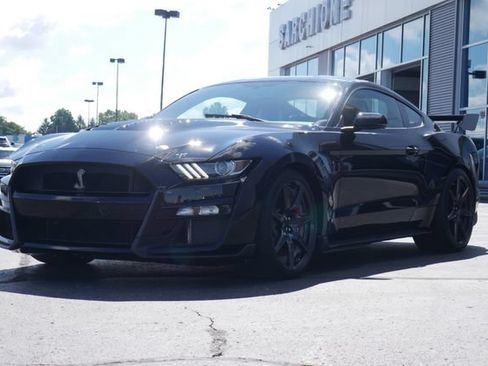 Used 2022 Ford Mustang Shelby GT500 w/ Carbon Fiber Track Pack RWD image 8