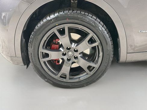 Used 2018 Maserati Levante GranLusso AWD/4WD image 41
