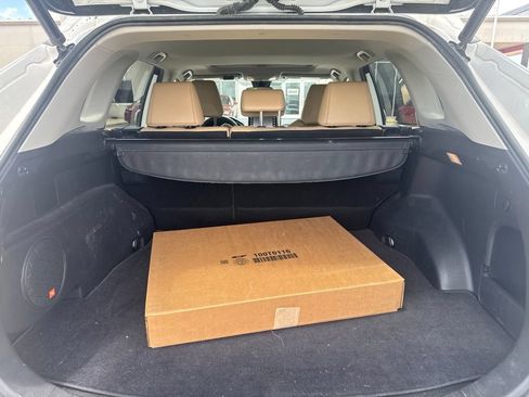 Used 2020 Toyota RAV4 XLE Premium FWD image 6