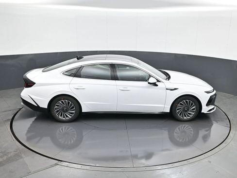 New 2026 Hyundai Sonata Limited image 16