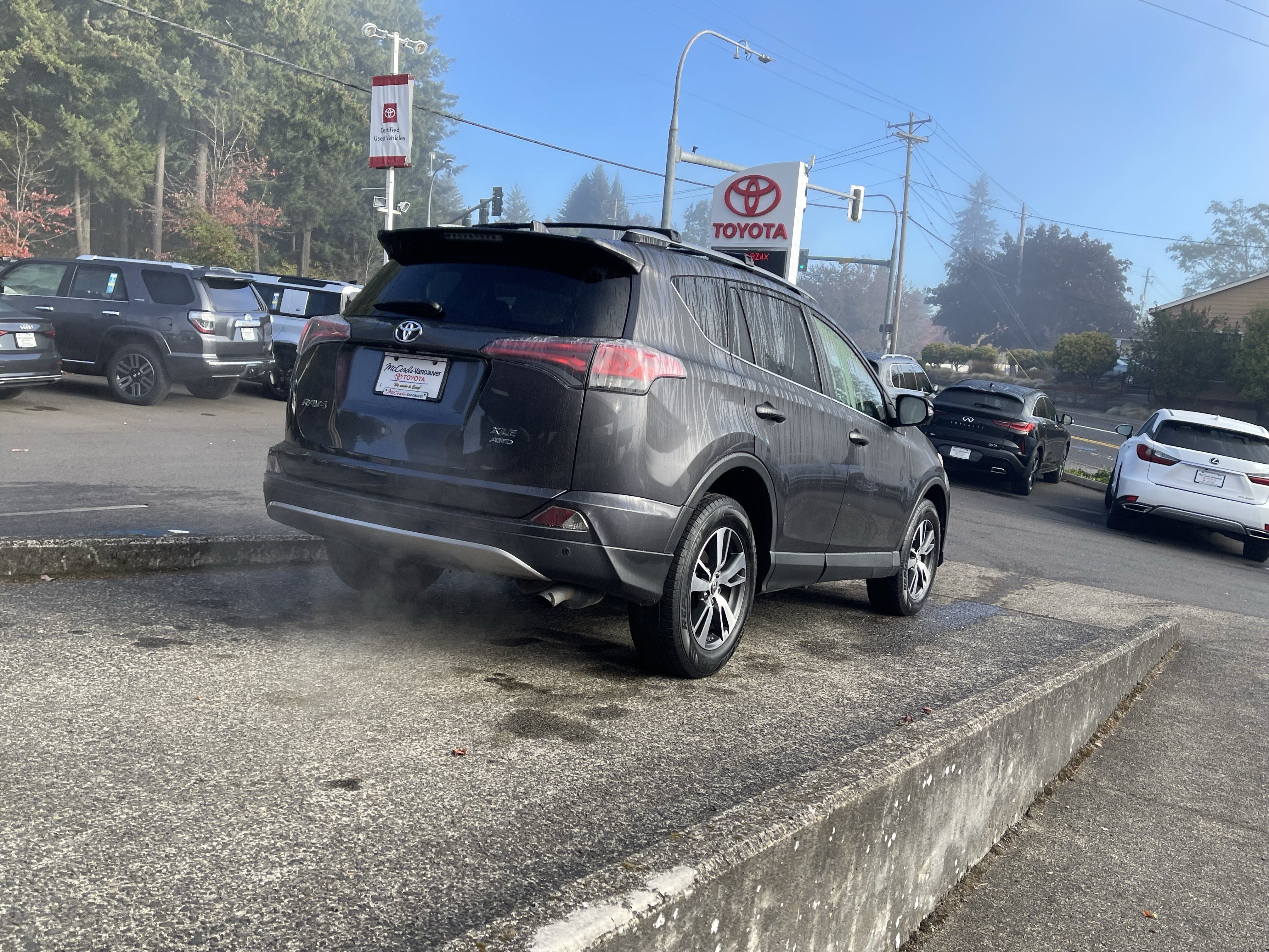 Certified 2017 Toyota RAV4 XLE AWD/4WD image 8