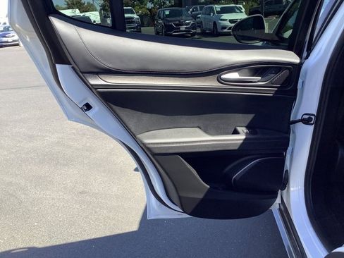 Used 2022 Alfa Romeo Stelvio Ti image 26