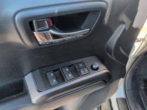 Used 2018 Toyota Tacoma 4x4 Double Cab image 25
