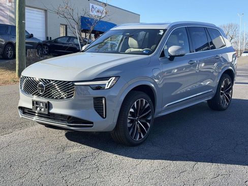 New 2026 Volvo XC90 T8 Plus w/ Protection Package Premier image 22