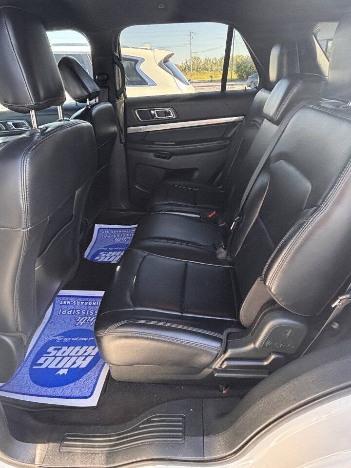 Used 2019 Ford Explorer XLT w/ Equipment Group 202A FWD image 15