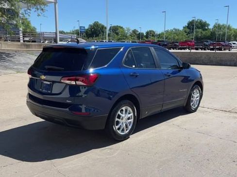 Used 2022 Chevrolet Equinox LS w/ LS Convenience Package AWD/4WD image 8