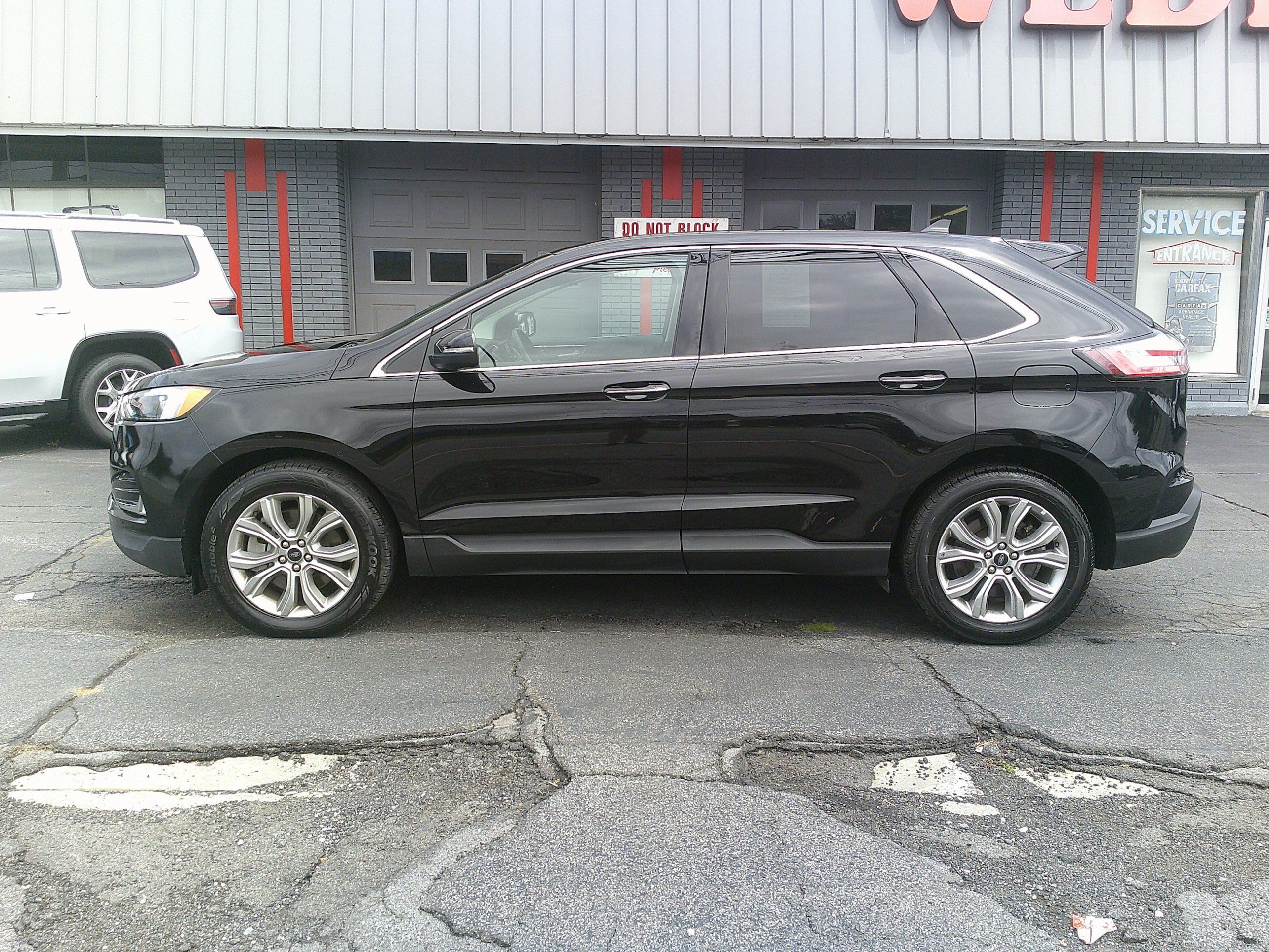 Used 2024 Ford Edge Titanium AWD/4WD image 13
