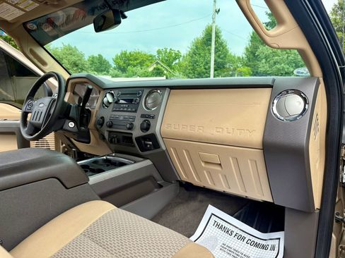 Used 2012 Ford F250 XLT w/ XLT Premium Pkg AWD/4WD image 23