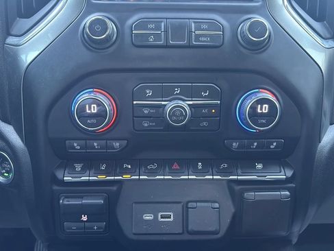 Used 2022 Chevrolet Silverado 3500 LTZ w/ LTZ Convenience Package AWD/4WD image 27