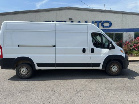 Used 2025 RAM ProMaster 2500 w/ Convenience Group FWD image 3