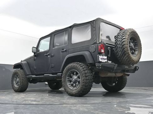 Used 2012 Jeep Wrangler Unlimited Sahara AWD/4WD image 44