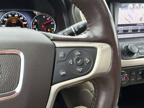 Used 2019 GMC Acadia Denali w/ Technology Package AWD/4WD image 32