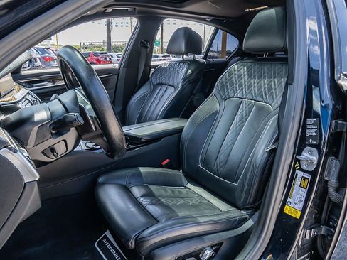Used 2019 BMW 540i w/ M Sport Package RWD image 14