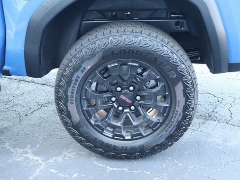 New 2026 GMC Canyon Elevation w/ Convenience Package image 8