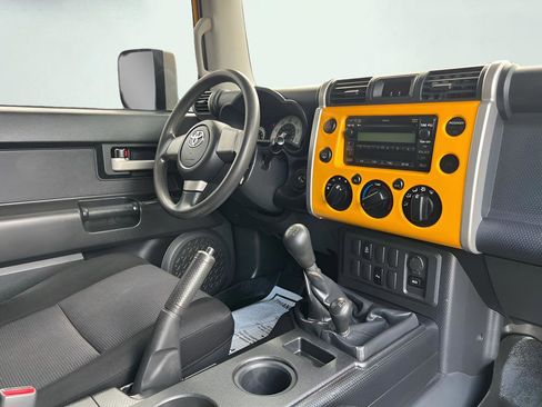 Used 2007 Toyota FJ Cruiser 4WD image 25