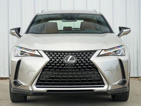 Used 2021 Lexus UX 200 image 6