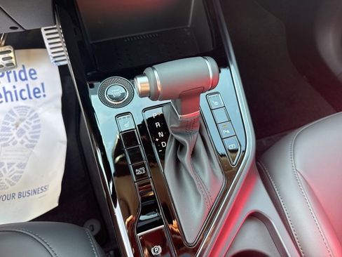 New 2025 Kia Niro EX Touring image 38