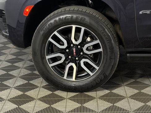 Used 2023 GMC Yukon AT4 AWD/4WD image 11