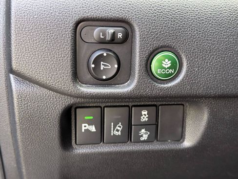 Used 2018 Honda Pilot Touring image 24