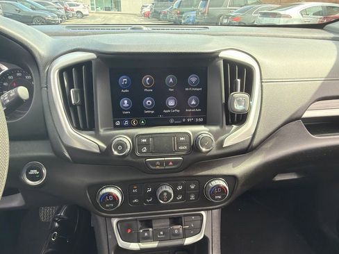 Used 2024 GMC Terrain SLE w/ Driver Convenience Package FWD image 9