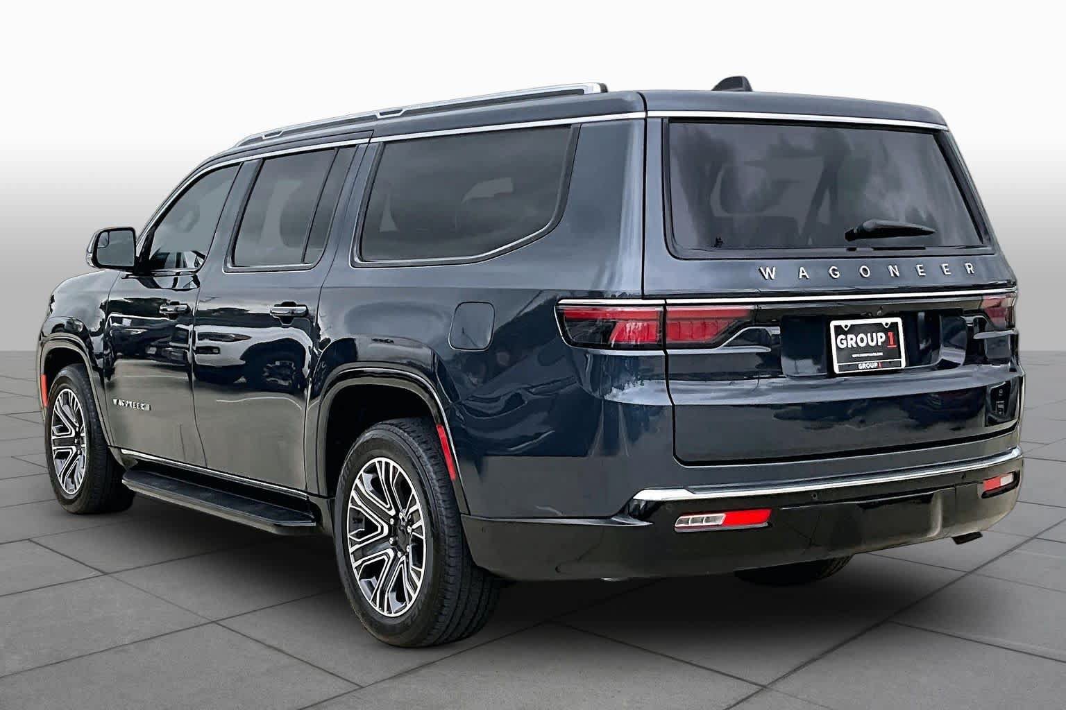 Used 2024 Jeep Wagoneer L 2WD w/ Premium Group I image 10