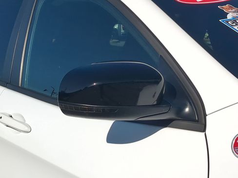 Used 2022 Jeep Cherokee Trailhawk image 11