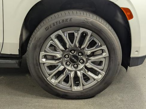 Used 2023 GMC Yukon Denali Ultimate AWD/4WD image 12