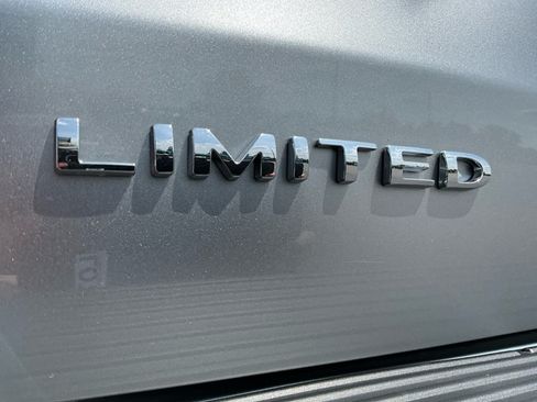 Used 2020 Ford Expedition Limited AWD/4WD image 25