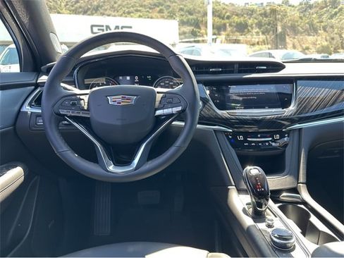 New 2025 Cadillac XT6 Premium Luxury w/ Technology Package image 7