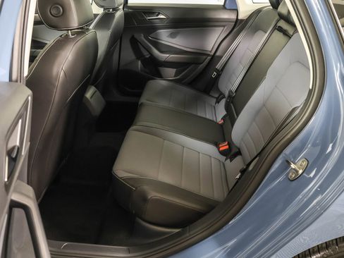 Used 2025 Volkswagen Jetta SE w/ Black Wheel Package image 35