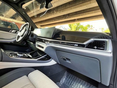 Used 2024 BMW X7 M60i w/ Executive Package AWD/4WD image 19