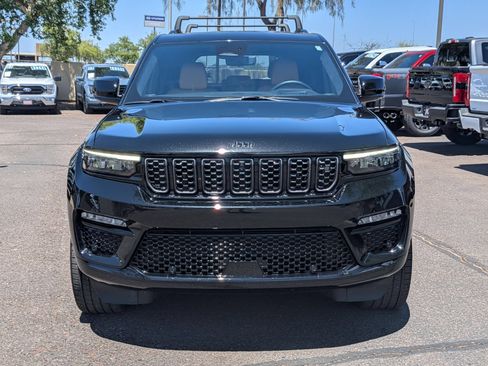 Used 2025 Jeep Grand Cherokee Summit AWD/4WD image 2