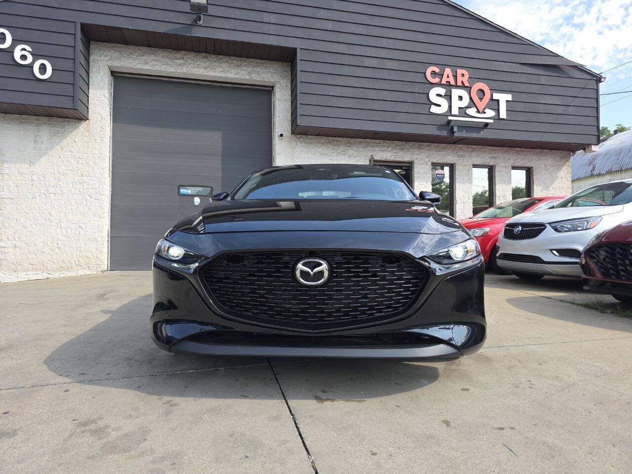 Used 2024 MAZDA MAZDA3 s FWD image 2