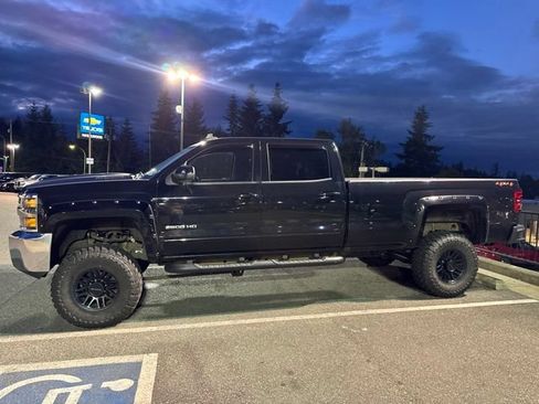 Used 2019 Chevrolet Silverado 2500 LT AWD/4WD image 1