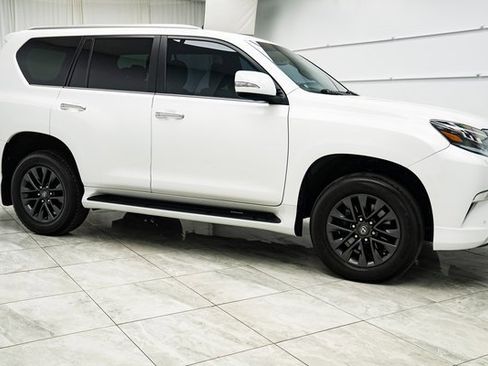 Used 2023 Lexus GX 460 Premium image 2