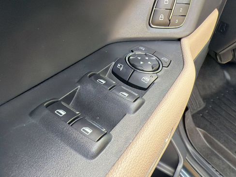 Used 2022 Ford Expedition XLT AWD/4WD image 30