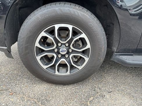 Used 2024 Ford Expedition XLT AWD/4WD image 10