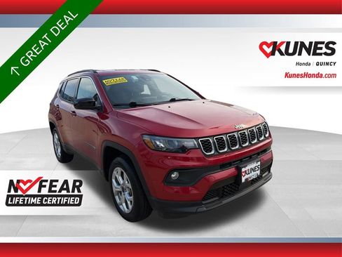 Used 2025 Jeep Compass Latitude AWD/4WD image 1