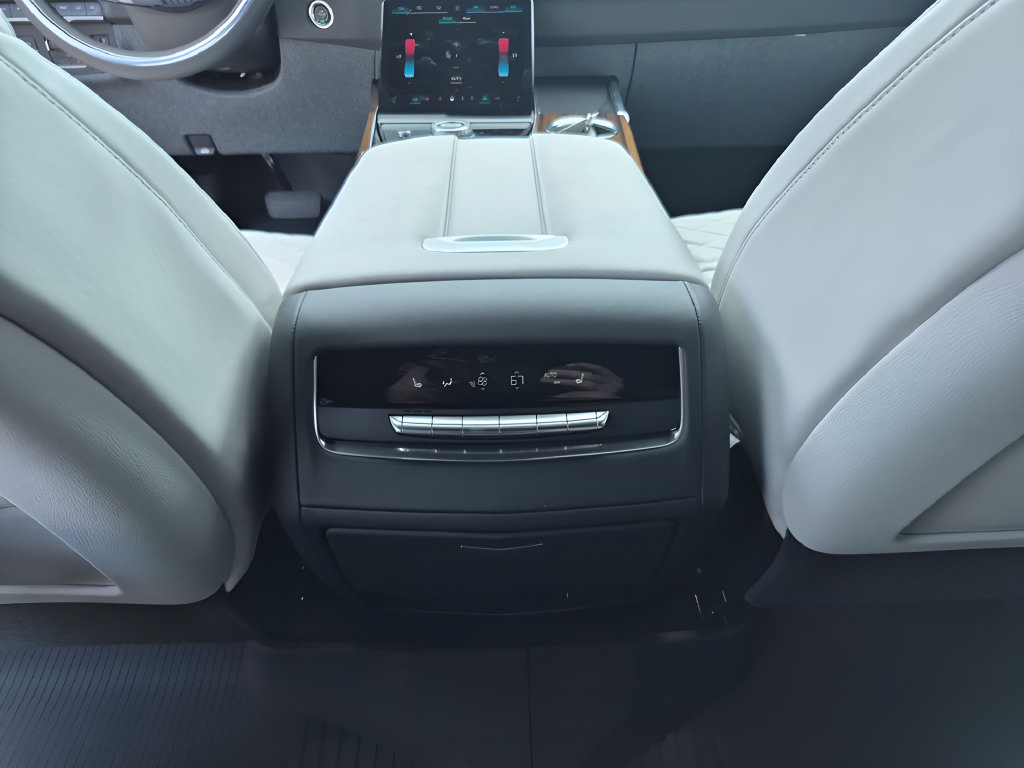 Certified 2026 Cadillac Escalade Platinum Sport w/ LPO, Floor Liner Package AWD/4WD image 40