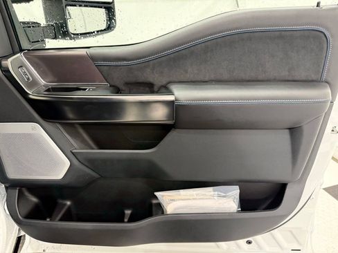 New 2026 Ford F450 Platinum w/ FX4 Off-Road Package image 24