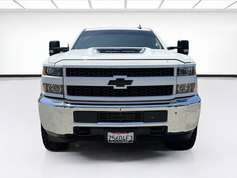 Used 2019 Chevrolet Silverado 2500 LT AWD/4WD image 2