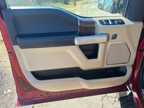 Used 2016 Ford F150 Lariat image 7