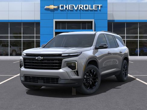 New 2025 Chevrolet Traverse LT w/ Midnight/Sport Edition image 6