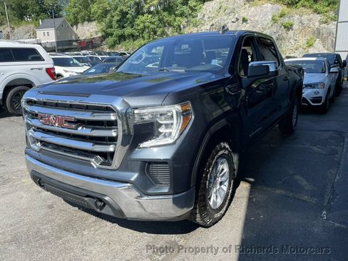 Used 2022 GMC Sierra 1500 SLE w/ Enhanced Capability Package AWD/4WD image 5