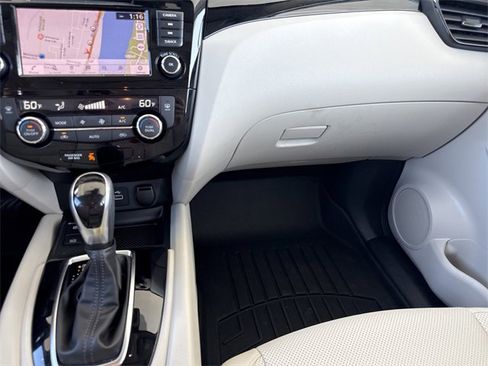 Used 2022 Nissan Rogue Sport SL w/ Premium Package image 14