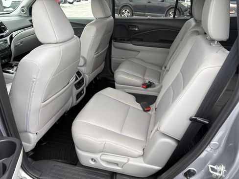 Used 2020 Honda Pilot Touring image 7