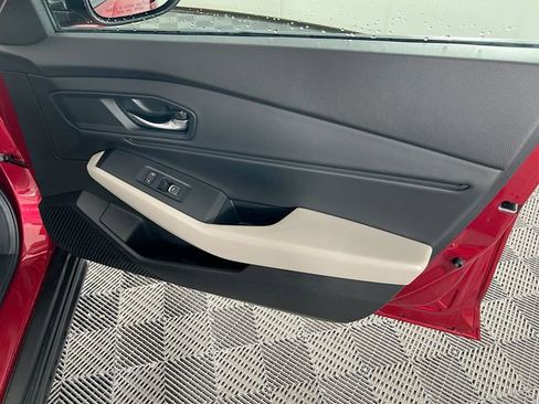 Certified 2024 Honda Accord EX image 31