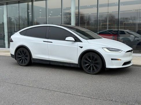 Used 2022 Tesla Model X image 2